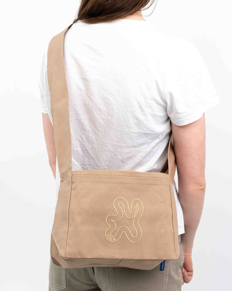 LIGHT BROWN // MINI SHOPPER CROSSBODY
