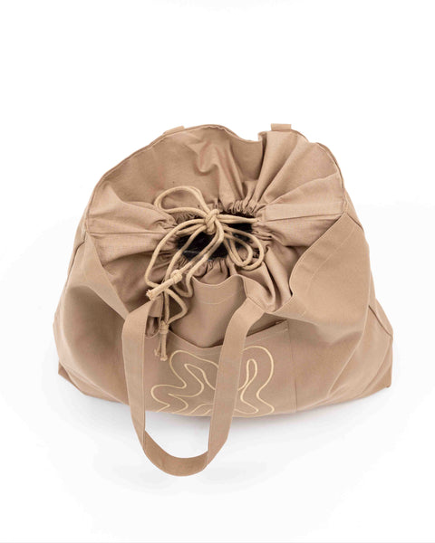 LIGHT BROWN  // SIGNATURE SHOPPER