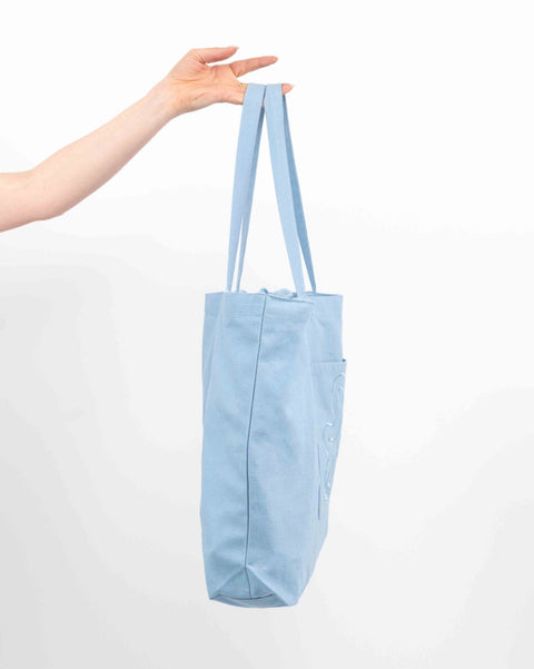 LIGHT BLUE // SIGNATURE SHOPPER