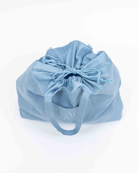 LIGHT BLUE // SIGNATURE SHOPPER