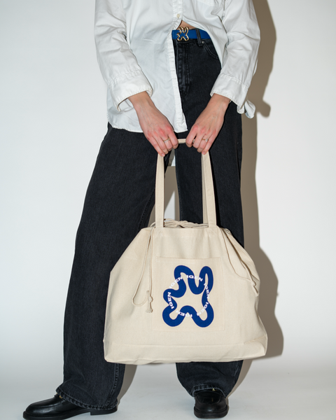 SIGNATURE SHOPPER // Blue Swirl