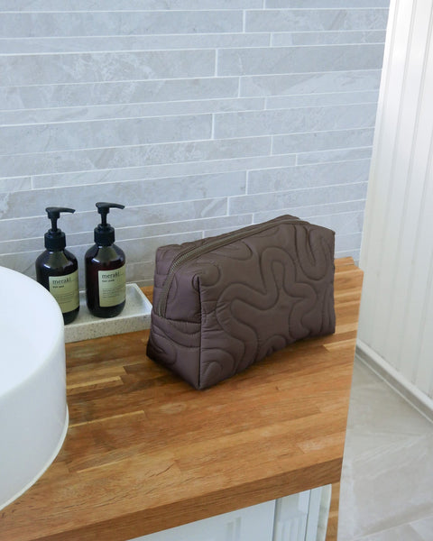 SWIRL BEAUTY BAG // MEGA