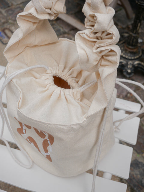 RUFFLE SHOPPER // Uganda Swirl