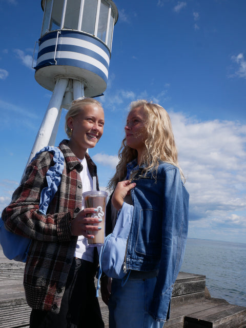 LIGHT BLUE // RUFFLE SHOPPER CROSSBODY