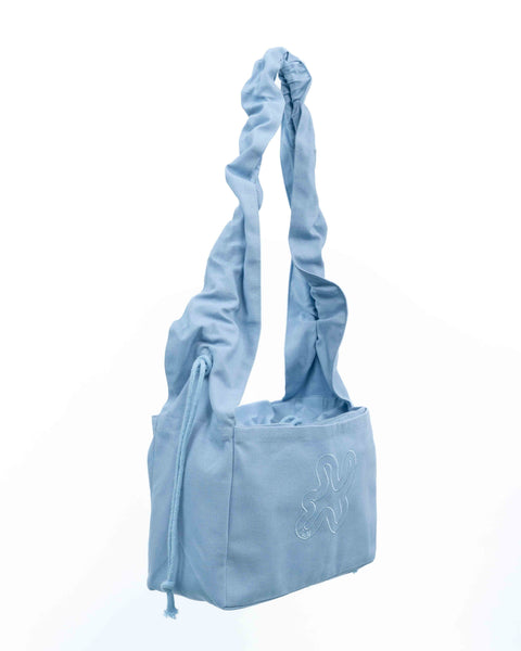 LIGHT BLUE // RUFFLE SHOPPER CROSSBODY