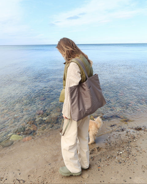 SHIELD SIGNATURE SHOPPER // Grey