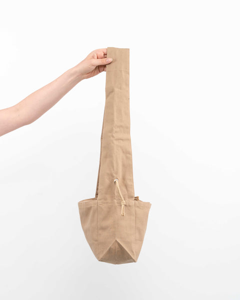 LIGHT BROWN // RUFFLE SHOPPER CROSSBODY