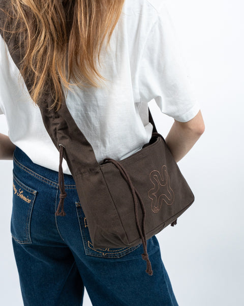 BROWN // RUFFLE MINI SHOPPER