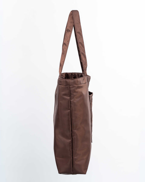 Brown Signature shopper fra siden. Stor shopper til hverdag.