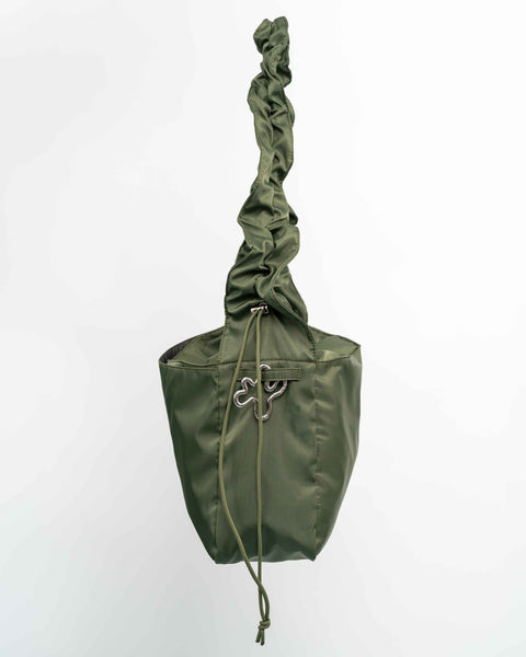 Green Shield Midi shopper med nøglestrop i siden. Spænd din swirl hook eller nøgler på side stroppen.