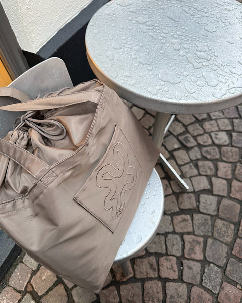 SHIELD SIGNATURE SHOPPER // Grey