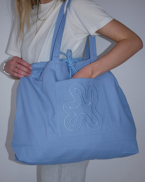 LIGHT BLUE  // SIGNATURE SHOPPER