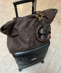 Signature shopper som handbagage. Kan bruges til ferier, rejser og andre ophold. En taske til at rejse med.