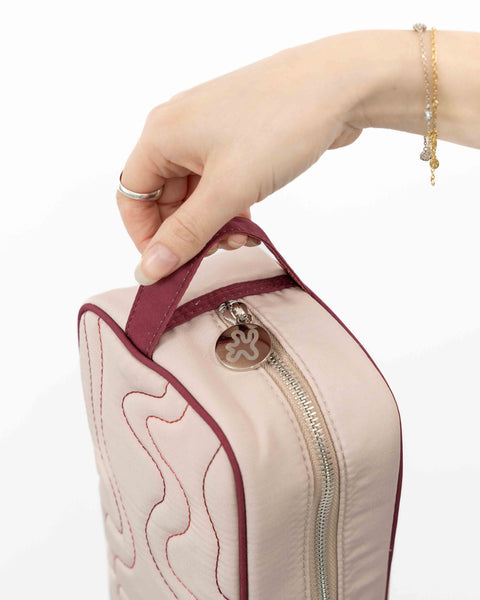 BEAUTY BAG // Cherry