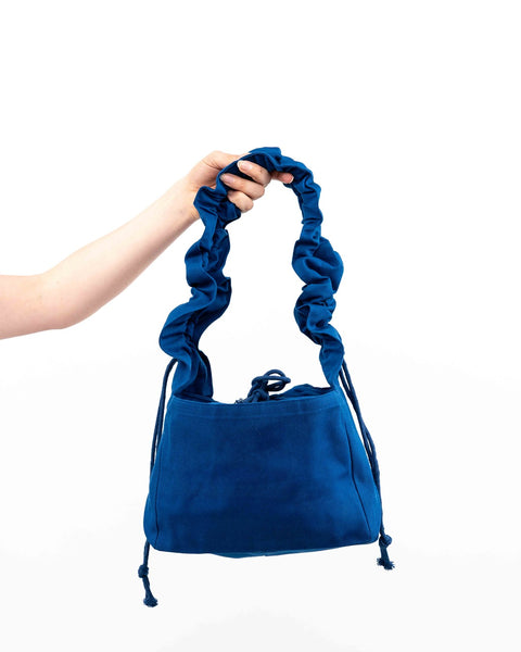 BLUE // RUFFLE SHOPPER CROSSBODY