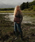 Brown Shield Mini Crossbody. Vandafvisende shopper. Perfekt til regnvejrsdage.  