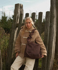 Brown Shield Ruffle midi, shopper til hverdagen. Vandafvisende shopper. 