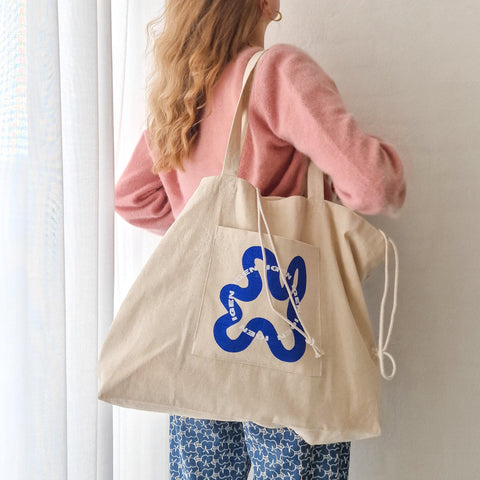 SIGNATURE SHOPPER // Blue Swirl