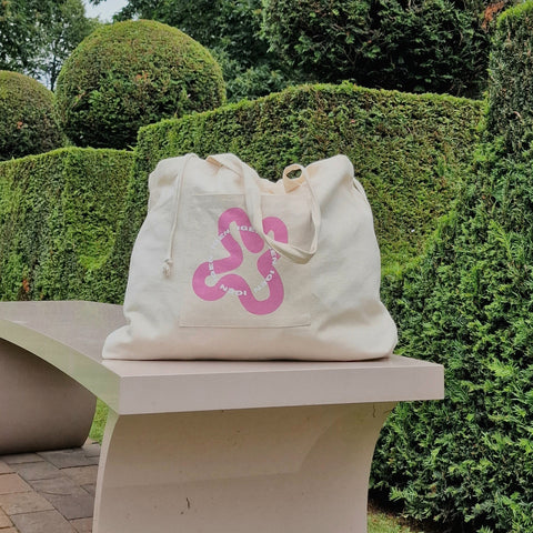 SIGNATURE SHOPPER // Pink Swirl